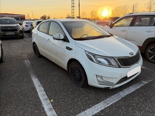 2014 Kia Rio 6-speed III, белый, 580000 рублей, вид 2