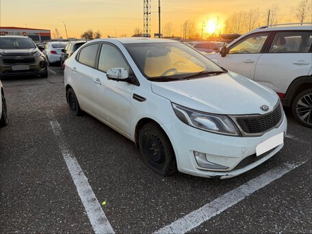 2014 Kia Rio 6-speed III, белый, 580000 рублей, вид 1