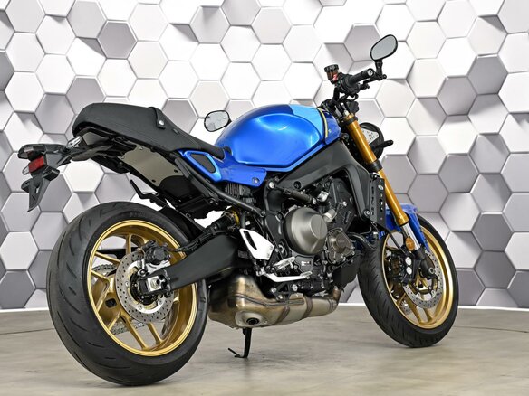 2023 Yamaha XSR900, синий, 1277000 рублей - вид 6