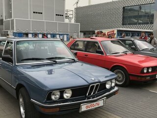 1977 BMW 5 серии 528i I (E12) Рестайлинг, синий, 990000 рублей, вид 4