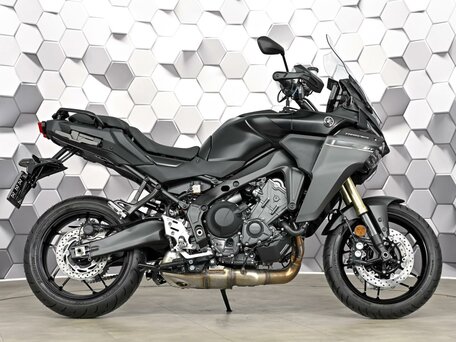 2025 Yamaha MT-09 Tracer (FJ-09), чёрный, 1869000 рублей, вид 3