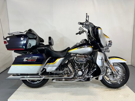 2012 Harley-Davidson CVO, серебристый, 980000 рублей, вид 1