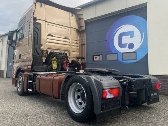 2015 MAN TGX, золотистый, 4000000 рублей - вид 3