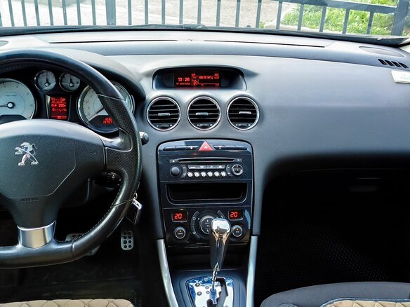 2012 Peugeot 308 I Рестайлинг, коричневый - вид 8