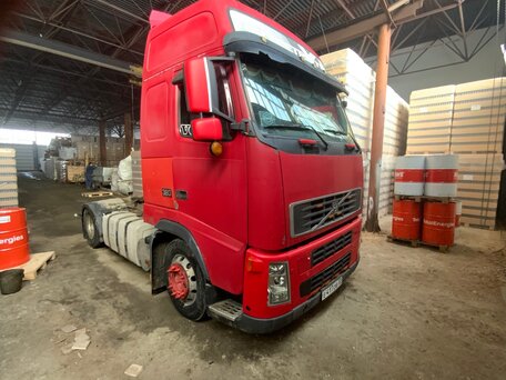 2004 Volvo FH, красный, 1600000 рублей, вид 1