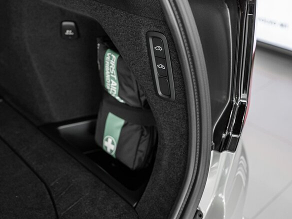 2026 Volvo XC90 B5 II Рестайлинг 2, серый, 13950000 рублей - вид 19