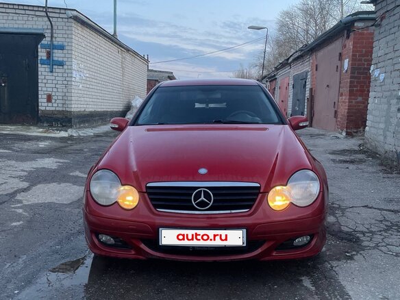 2003 Mercedes-Benz C-Класс 180 II (W203), красный, 600000 рублей - вид 2