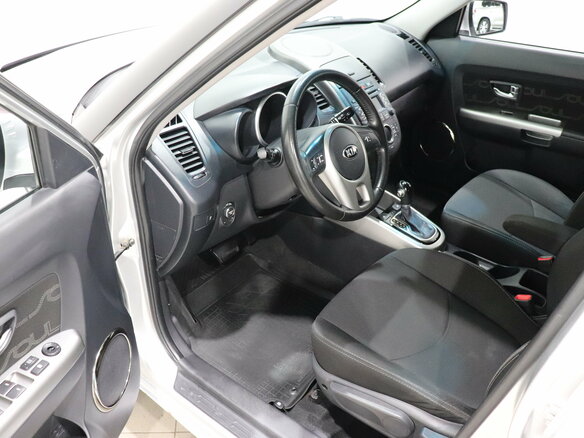 2012 Kia Soul I Рестайлинг, серебристый, 885000 рублей - вид 16