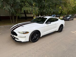 2018 Ford Mustang VI Рестайлинг, белый, 3000000 рублей, вид 1