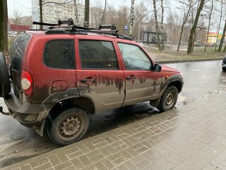 2009 Chevrolet Niva I Рестайлинг, красный, 325000 рублей, вид 3