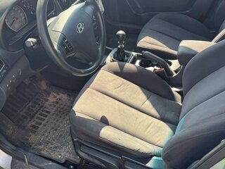 2007 Hyundai Elantra IV (HD), серебристый, 310000 рублей, вид 3