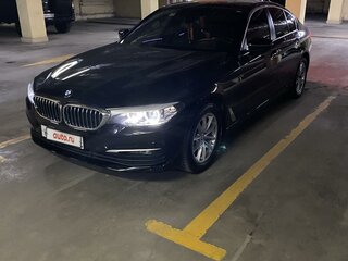 2020 BMW 5 серии 520i VII (G30/G31/G38), чёрный, 4500000 рублей, вид 3