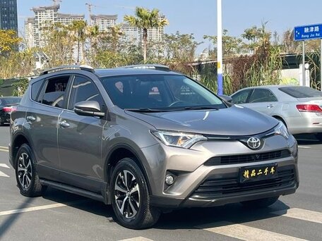 Toyota RAV4 IV (XA40) Рестайлинг
