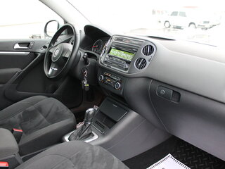 2013 Volkswagen Tiguan I Рестайлинг, серебристый, 1600000 рублей, вид 4