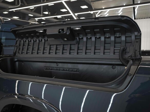2026 Ram 1500 Crew Cab V Рестайлинг, синий, 9590000 рублей - вид 8