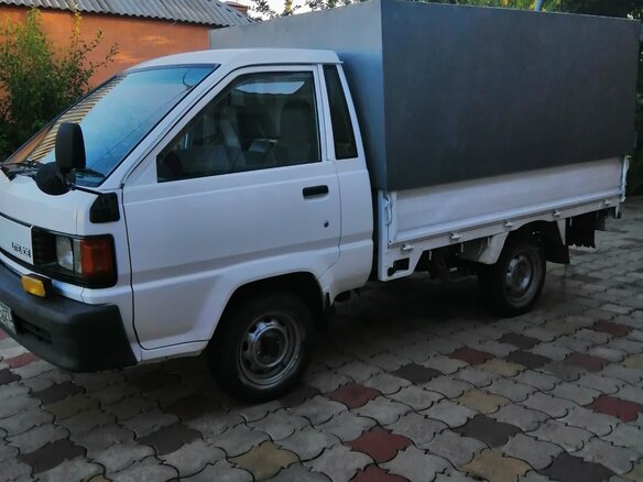 1993 Toyota LiteAce, белый - вид 3