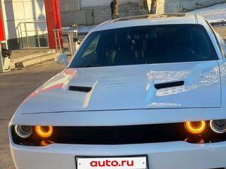 2018 Dodge Challenger III Рестайлинг 2, белый, 1700000 рублей, вид 1