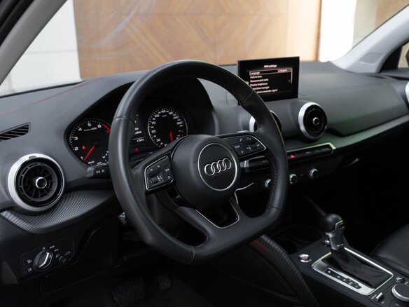 2021 Audi Q2 35 TFSI I Рестайлинг, чёрный - вид 13