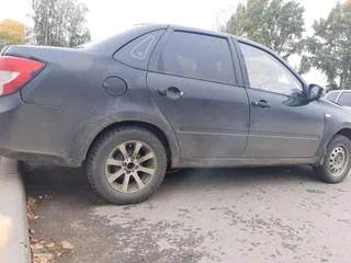2014 Lada (ВАЗ) Granta I, чёрный, 99000 рублей, вид 2