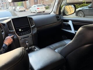 2018 Toyota Land Cruiser 200 Series Рестайлинг 2, чёрный, 6480000 рублей, вид 5