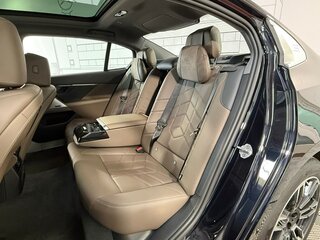 2025 BMW 5 серии Long 530Li xDrive VIII (G60/G61/G68), чёрный, 7800000 рублей, вид 3