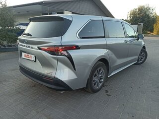 2020 Toyota Sienna IV, серебристый, 2750000 рублей, вид 2