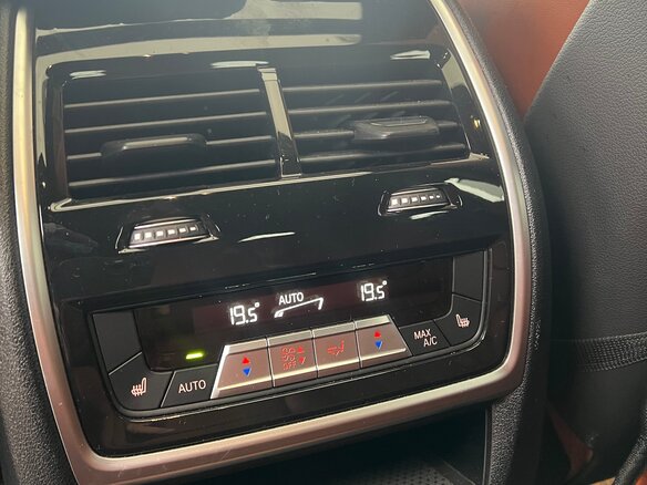 2021 BMW X6 40i III (G06), серый, 7850000 рублей - вид 12