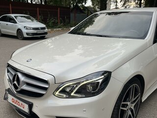 2014 Mercedes-Benz E-Класс 200 IV (W212, S212, C207) Рестайлинг, белый, 2350000 рублей, вид 2