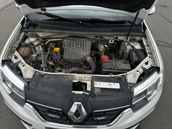 2020 Renault Logan II Рестайлинг, белый, 700000 рублей - вид 18