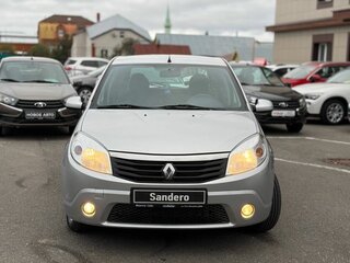 2014 Renault Sandero I, серебристый, 550000 рублей, вид 2