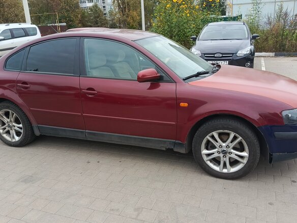 2001 Volkswagen Passat B5, красный, 150000 рублей - вид 1