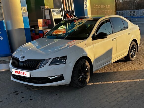 2017 Skoda Octavia III (A7) Рестайлинг, белый, 1880000 рублей