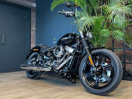 2026 Harley-Davidson Street Bob, чёрный, 2290000 рублей, вид 2