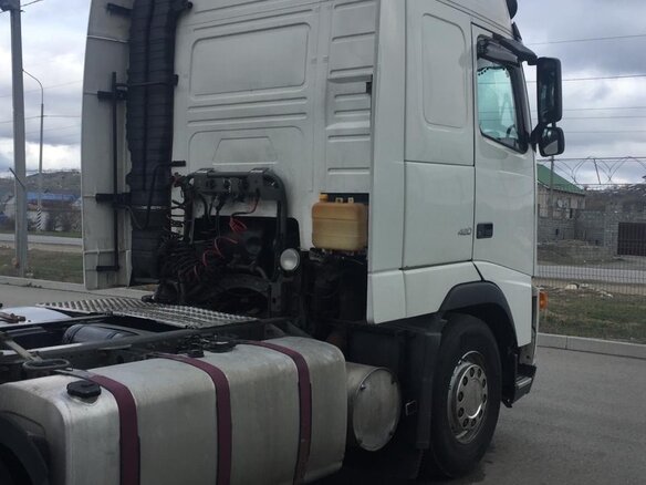 2005 Volvo FH, белый - вид 1