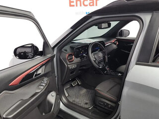 2025 Chevrolet TrailBlazer III Рестайлинг, серый, 2100000 рублей, вид 5