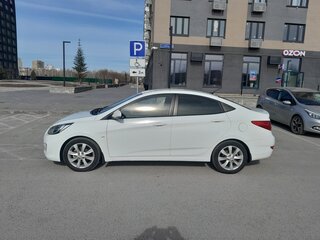 2013 Hyundai Solaris I, белый, 840000 рублей, вид 4