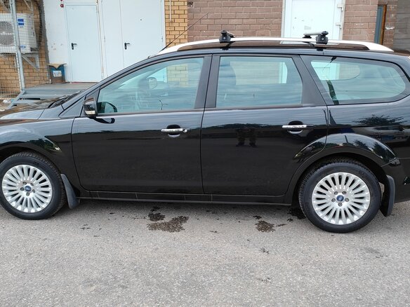 2011 Ford Focus II Рестайлинг, чёрный - вид 5