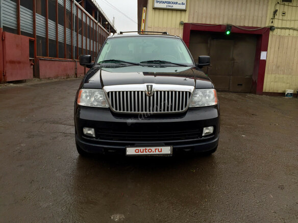 2004 Lincoln Navigator 6-speed II, чёрный - вид 2