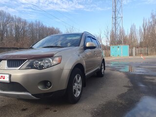 2007 Mitsubishi Outlander II, бежевый, 950000 рублей, вид 2