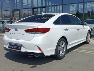 2019 Hyundai Sonata VII (LF) Рестайлинг, белый, 1780000 рублей, вид 4