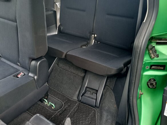 2017 Toyota Sienta II, зелёный, 1520000 рублей - вид 12