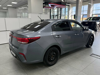 2019 Kia Rio IV, серый, 1050000 рублей, вид 4