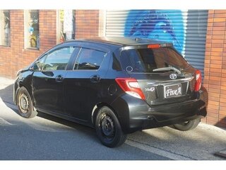 2014 Toyota Vitz III (XP130) Рестайлинг, чёрный, 500000 рублей, вид 3