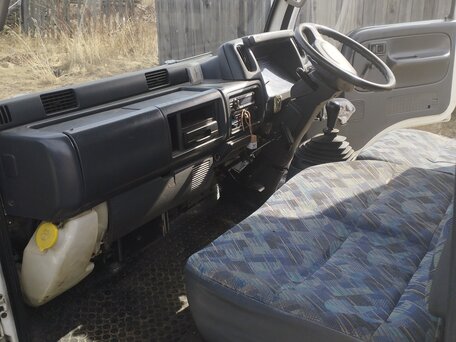 2002 Nissan Atlas, белый, 800000 рублей, вид 2