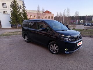 2014 Toyota Voxy III (R80), синий, 1792000 рублей, вид 3