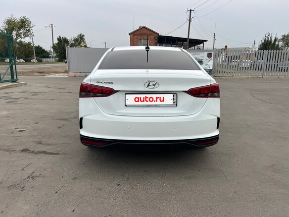 2020 Hyundai Solaris II, белый, 1450000 рублей - вид 2