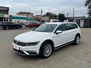 2017 Volkswagen Passat Alltrack B8, белый, 3555000 рублей, вид 1