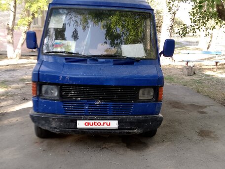 1988 Mercedes-Benz T1, синий, 380000 рублей, вид 1