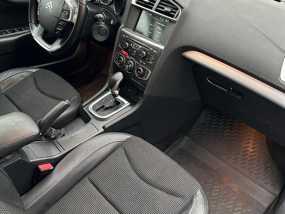 2015 Citroen C4 II, белый - вид 6