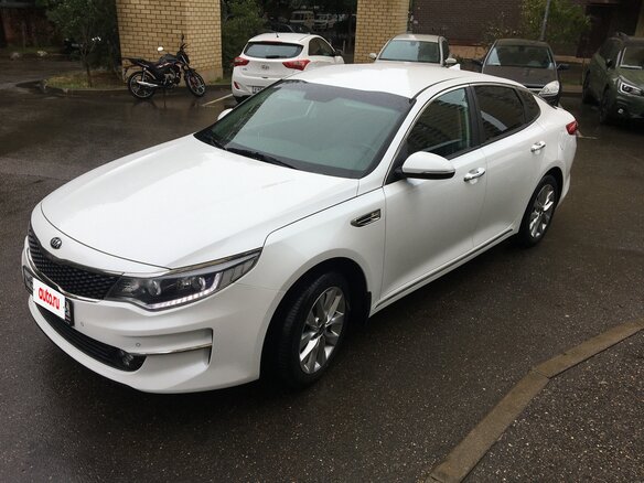 2017 Kia Optima IV, белый, 1750000 рублей